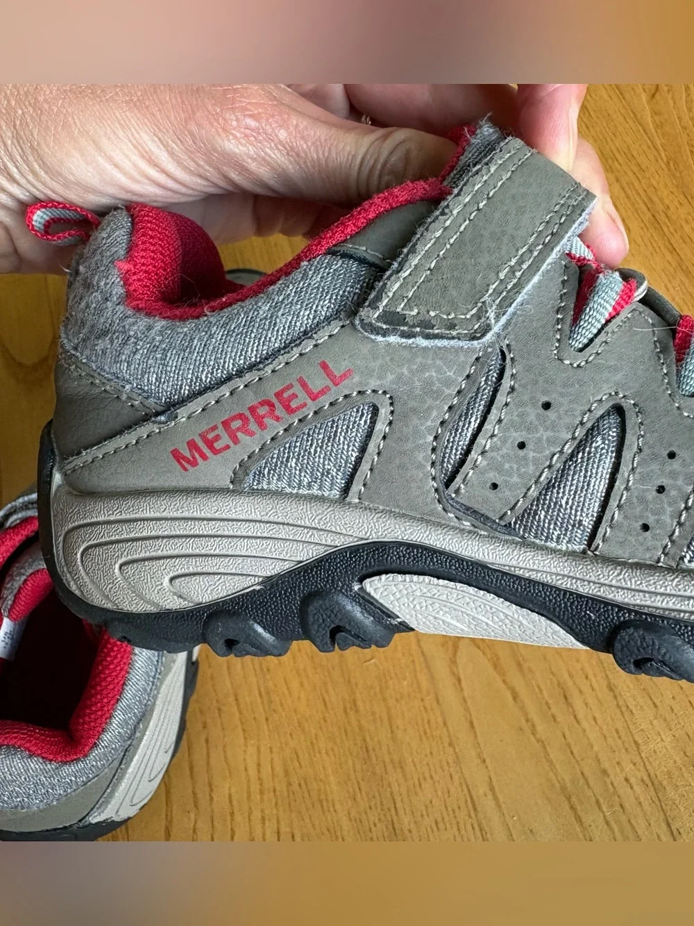 Merrell Outback Low 2 hiking shoes Toddler Kids Red Gray Sneakers Size 12.5